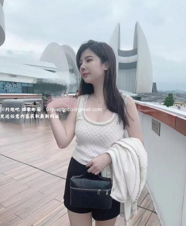 闵行嫩妹双飞