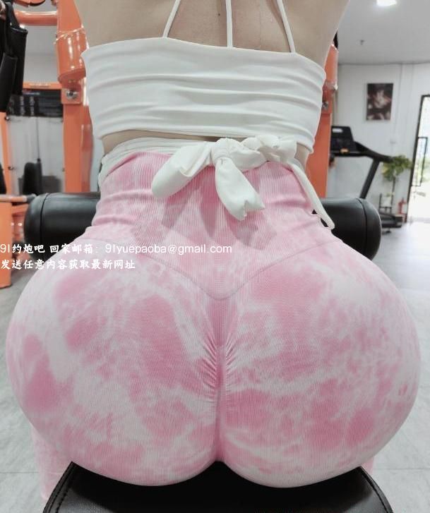 健身美女教练