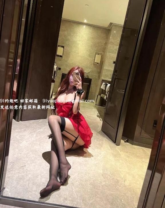 颜值不错的夜场小妹
