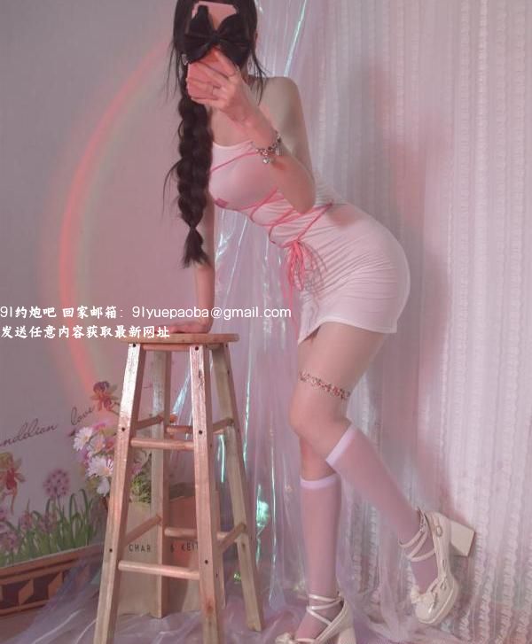 嘉兴翘臂制服妹