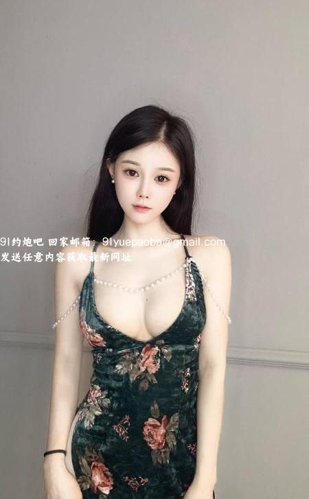 颜值馨儿艳舞诱惑