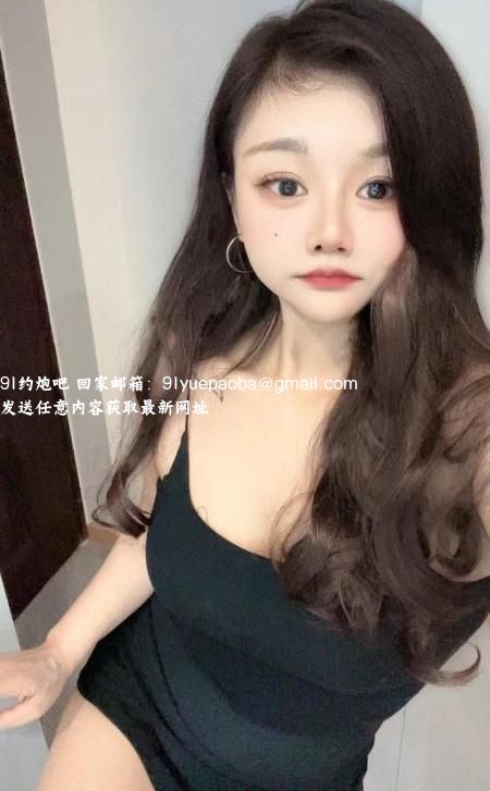 天心00后大胸妹