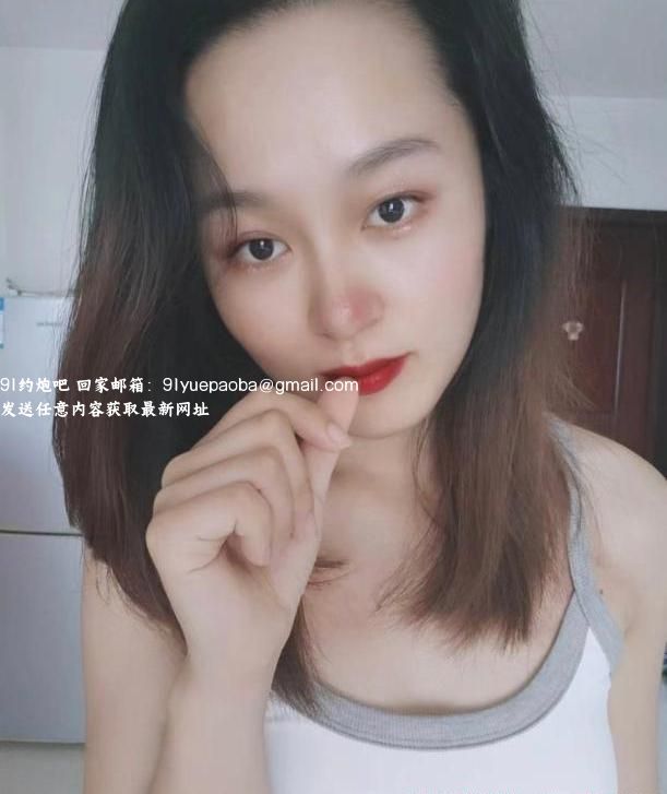 年轻性感美女