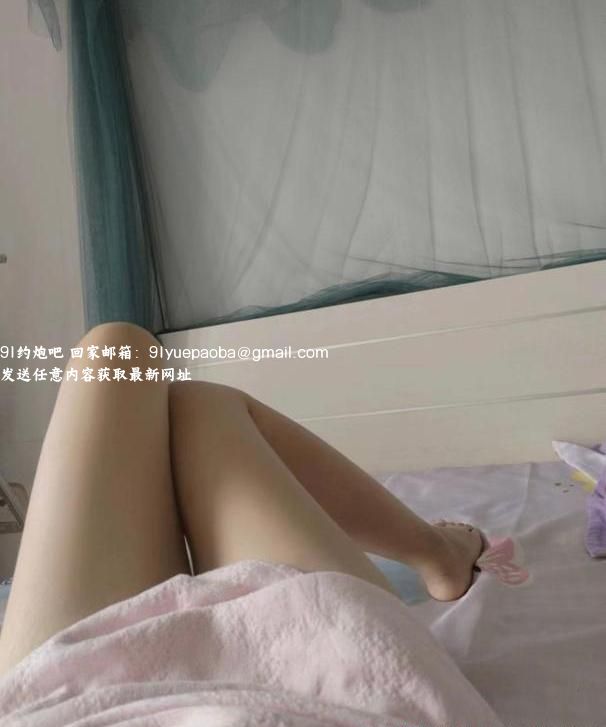 年轻性感美女