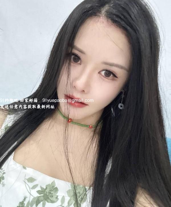 高挑身材长腿制服诱惑