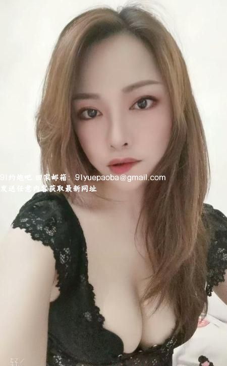 滨江美胸少妇