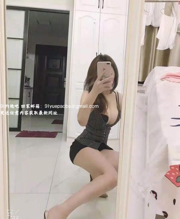 滨江美胸少妇