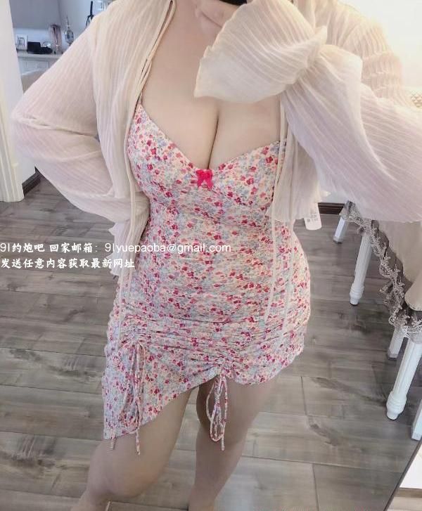 非常熟的小坦克妹子