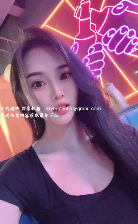 妩媚美腿小嫂子