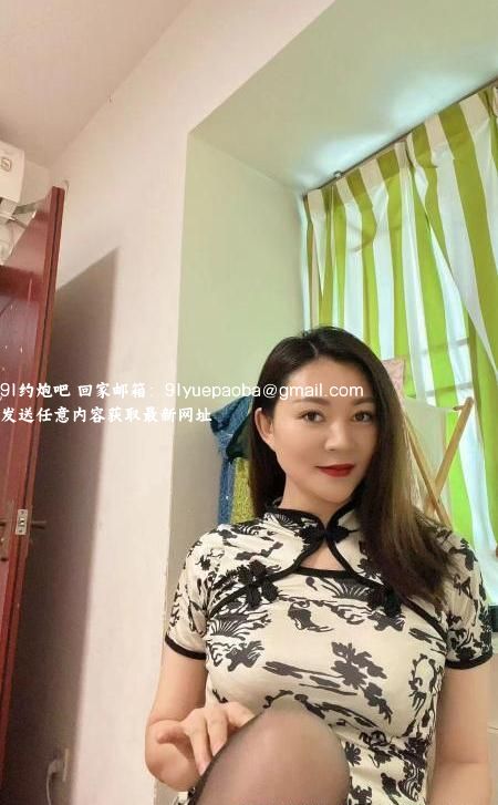 长腿旗袍乐儿
