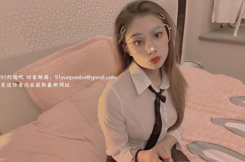 爱好瑜伽的吴中女孩