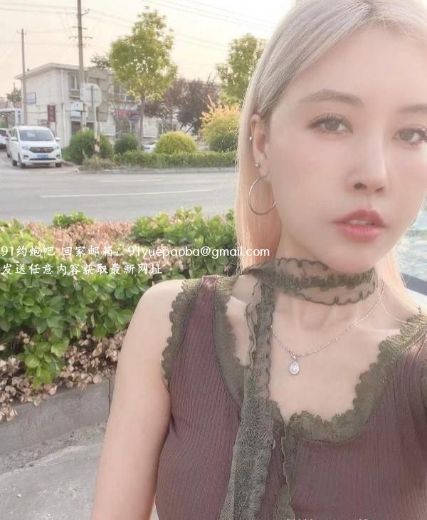喷水美女