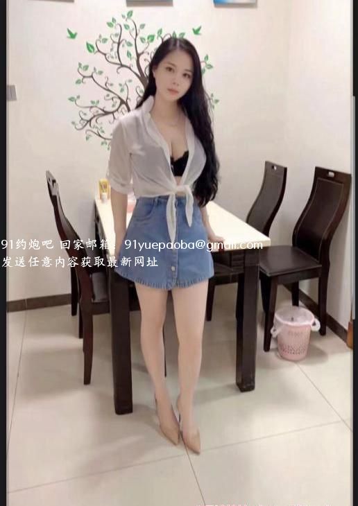 海珠大奶小月
