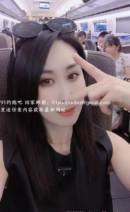 少妇黑丝大长腿 