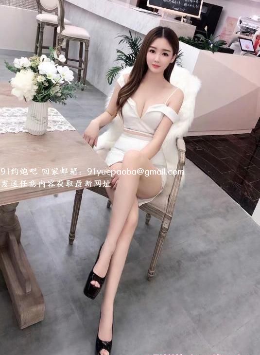 腿模依依