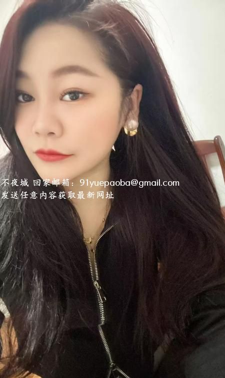 白哲性感小骚妇