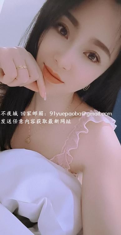 新悦广场气质御姐