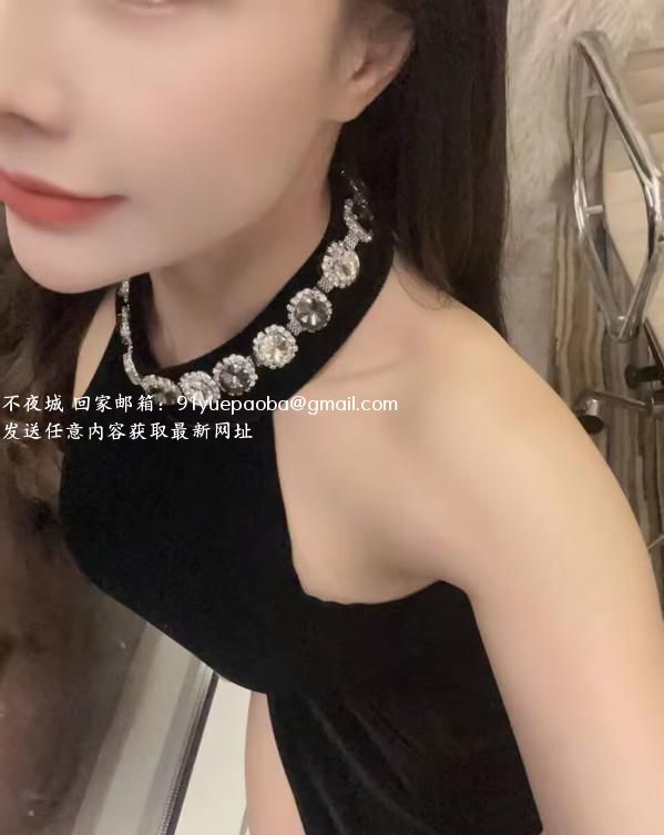 南山荔林骚女友亦菲
