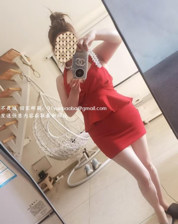 肤白大胸少妇泄火