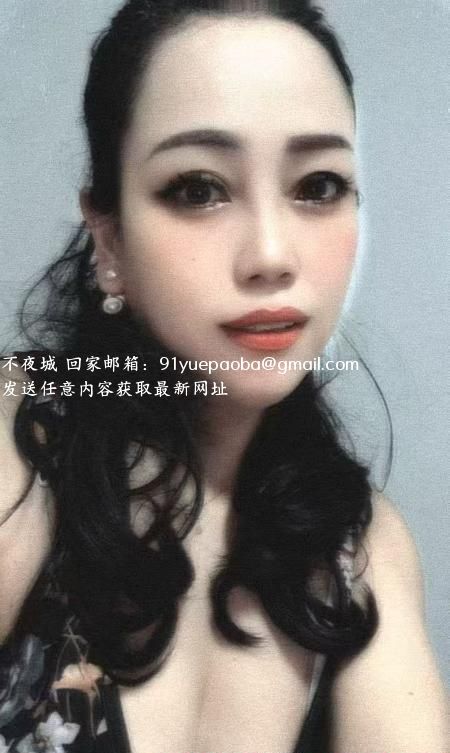 泻火苗条熟女