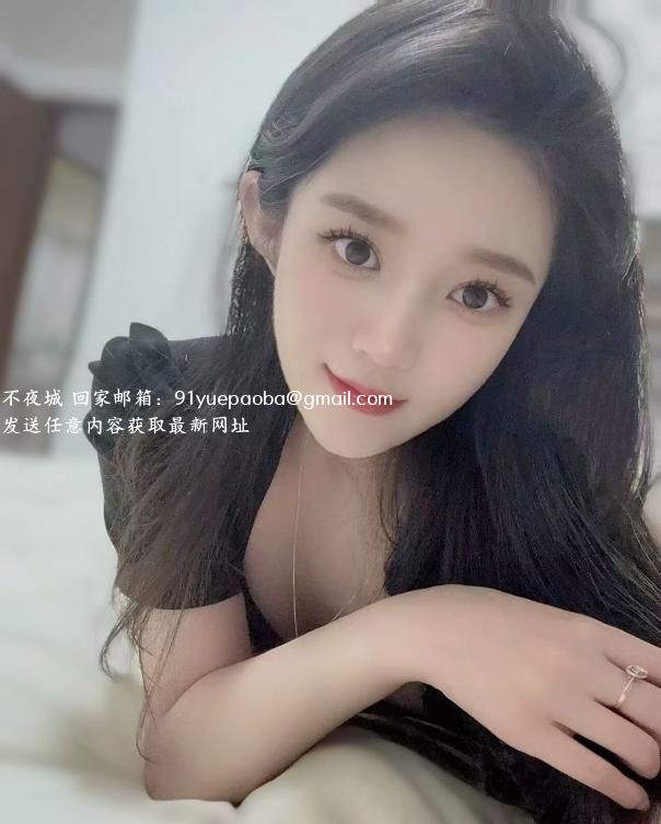 性感黑丝肤白悠悠