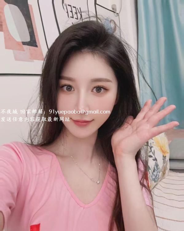 性感黑丝肤白悠悠