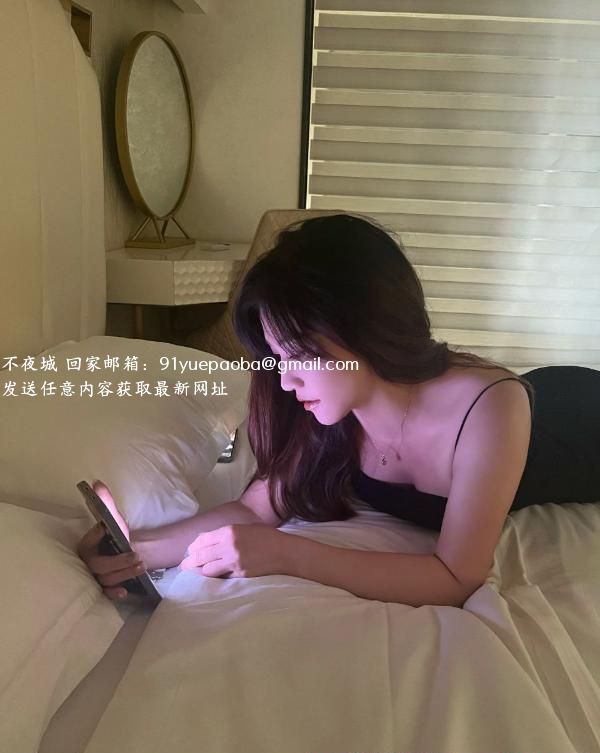 南山蜜桃臀颜值老师