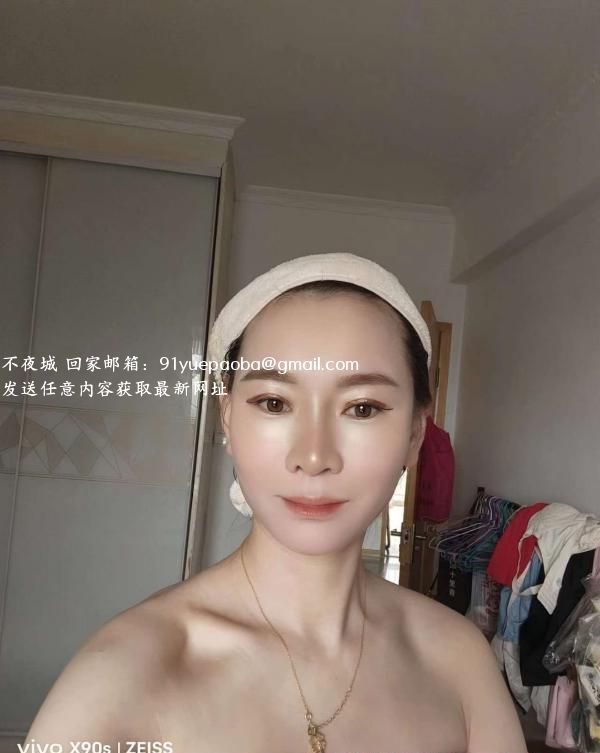 颜值人妻张静