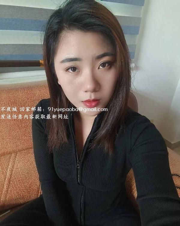 甜美型服务系妹子