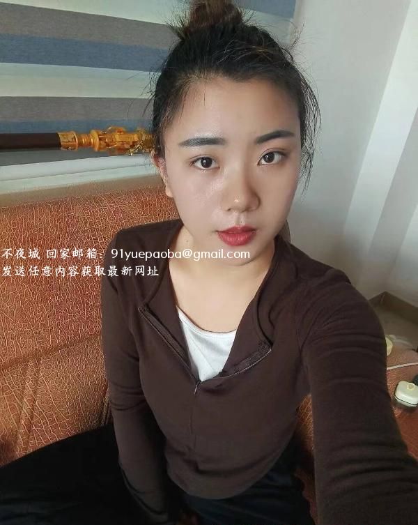 甜美型服务系妹子