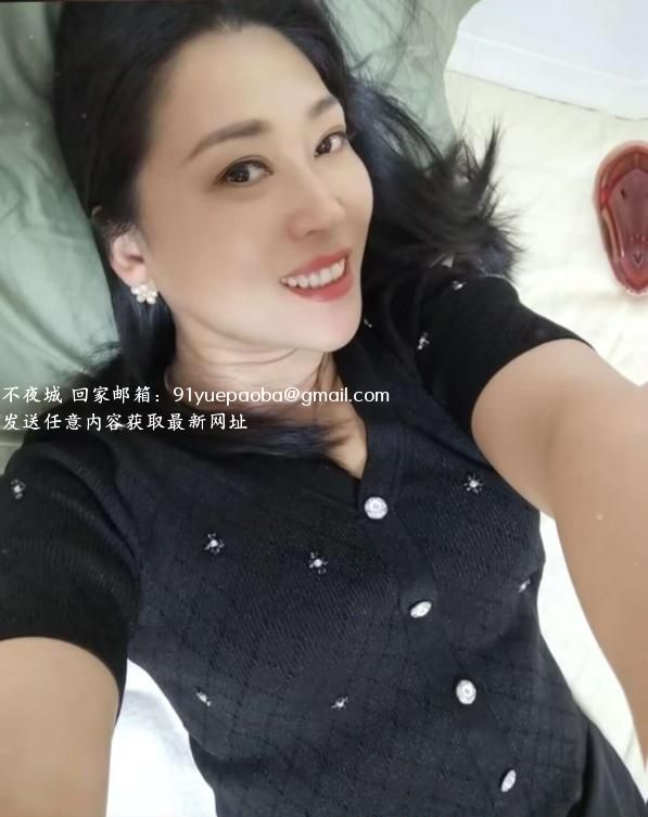 五官端正少妇