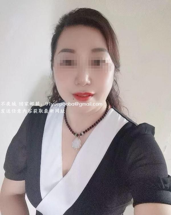 大胸大屁股熟女