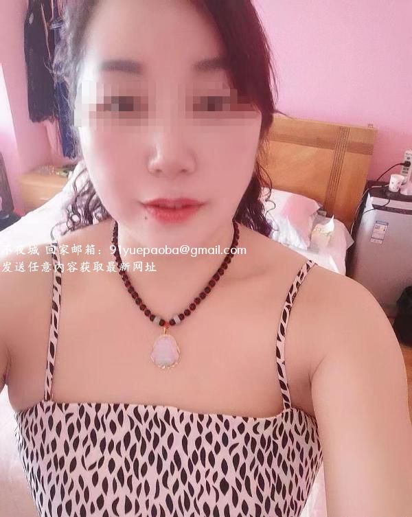大胸大屁股熟女