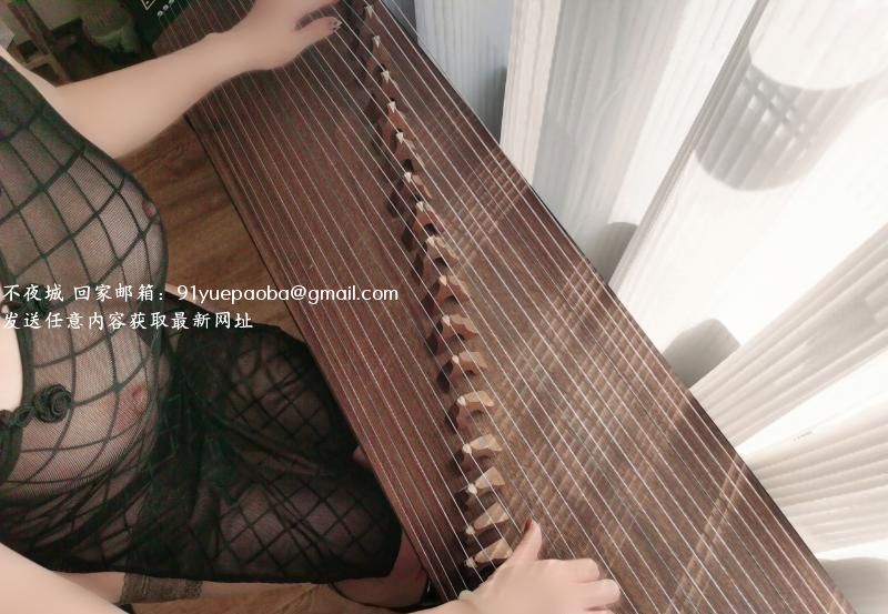 情趣漂亮大奶少妇