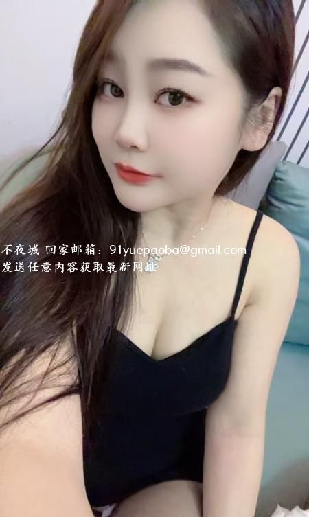 风骚肤白黑些妹
