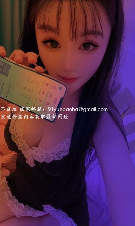 甜美迷人依诺小妹
