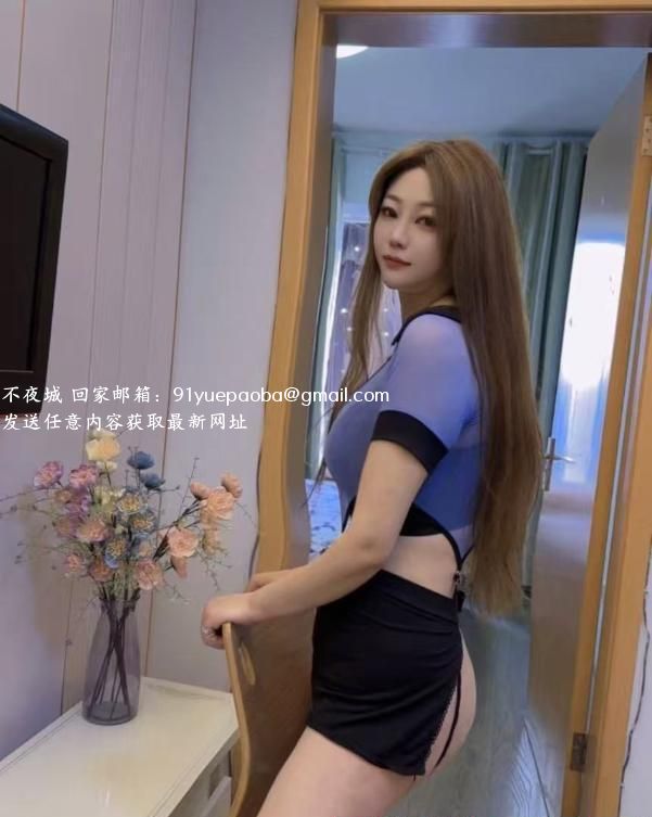 蜀山前凸后翘的小姐姐
