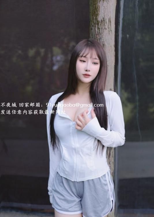 丰满大长腿御姐雪儿