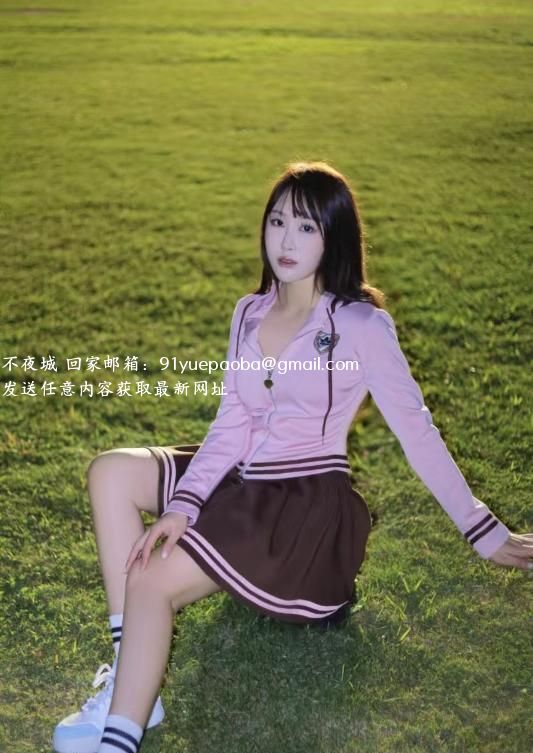 丰满大长腿御姐雪儿