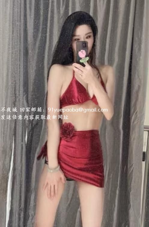 骨感长腿少妇