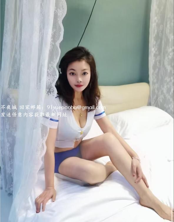 美乳骚小雪