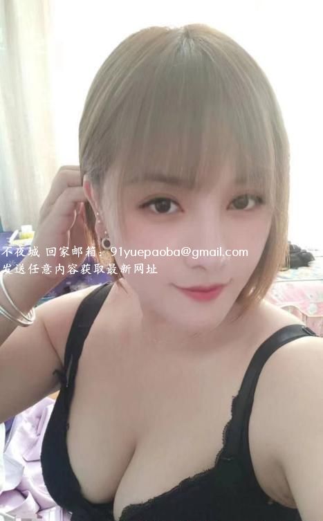 黄岛天然大胸妹