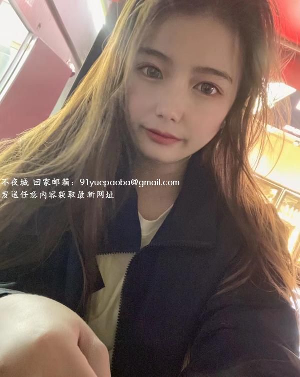 肥臀大奶妹子