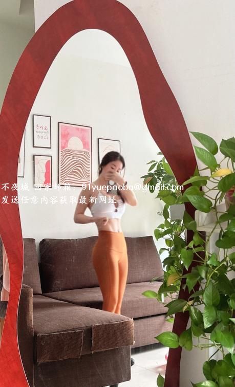 一字马小幸运老师