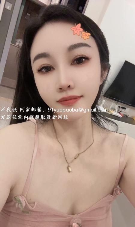 佳宁娜高挑御姐白雪