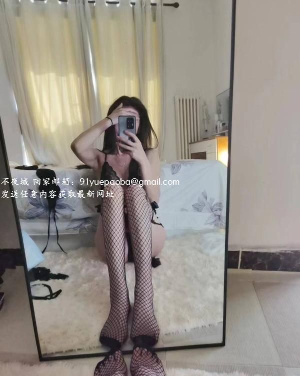高挑长腿颜值老师