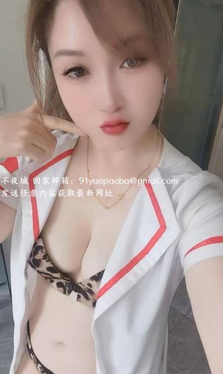 东门翘臀小少妇