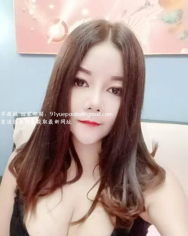 大胸肥臀小姐姐