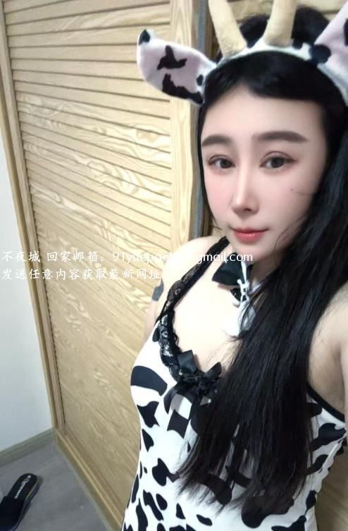 腼腆兼职妹