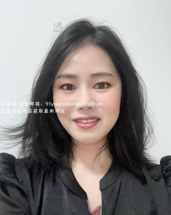 翘臀风骚老师